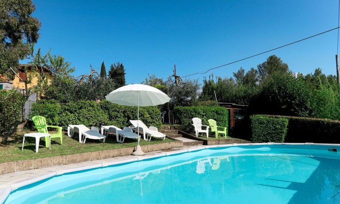 San Miniato Villa | Cosy apartment in villa for 4 people with pool, TV, patio and pets allowed