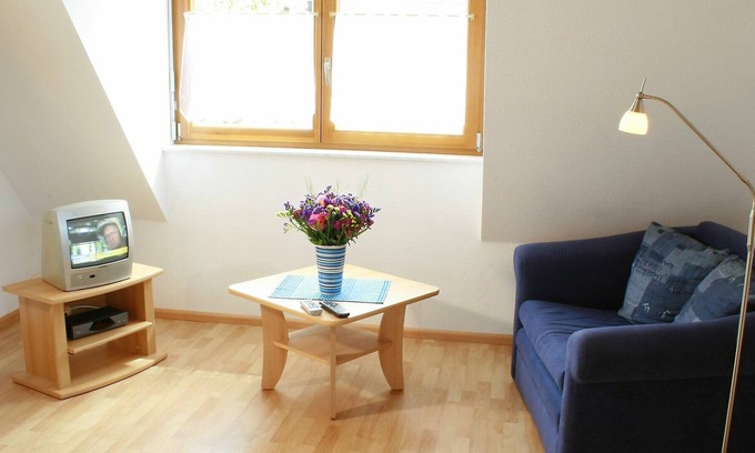 Neuried Villa | Cosy apartment in villa for 2 people with WIFI, TV, patio and parking