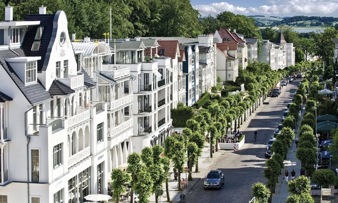 Sellin Villa | Cosy apartment in villa for 4 people with WIFI, TV, terrace and pets allowed