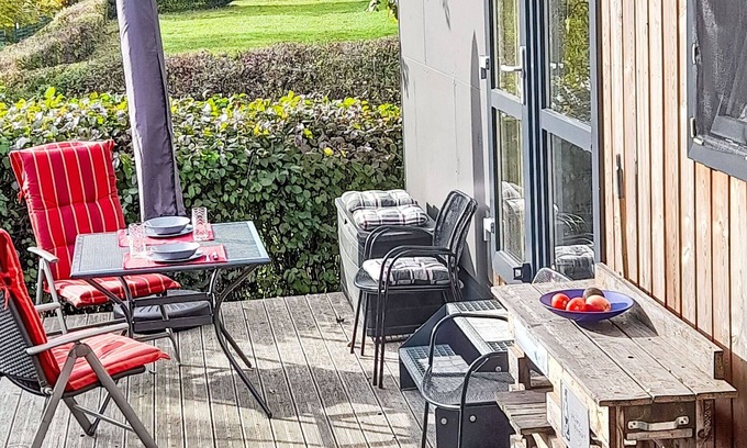 Wemding House | Cosy apartment in villa for 4 people with A/C, WIFI, TV, terrace and pets allowed