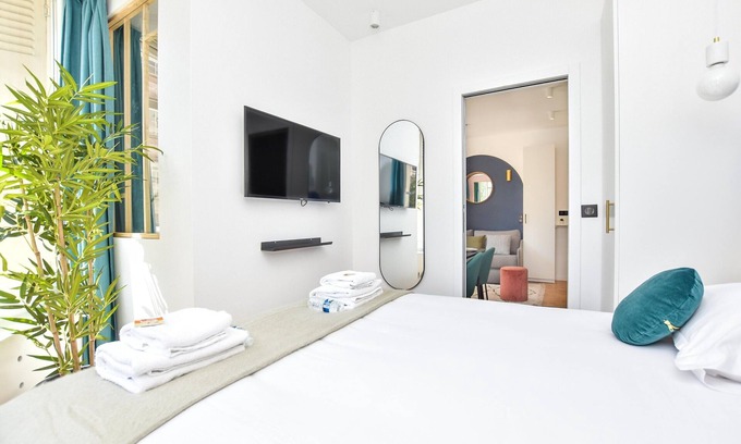 Grenelle Apartment | Cosy Apartment Near Eiffel Tower