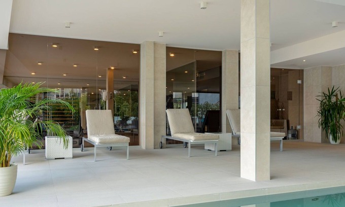Montreux Apartment | Cosy apartment with A/C, WIFI, hot tub, pool, TV, terrace, panoramic view and parking