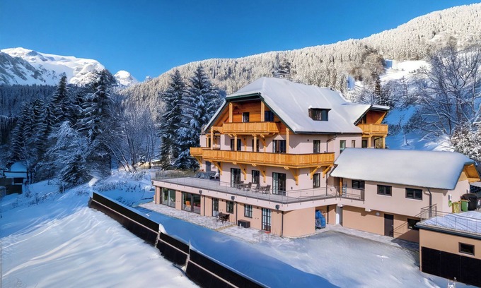 Mauterndorf Apartment | Cosy apartment with pool