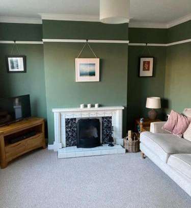 Dundonald House | Cosy at Cumberland - Double room with shared bathroom