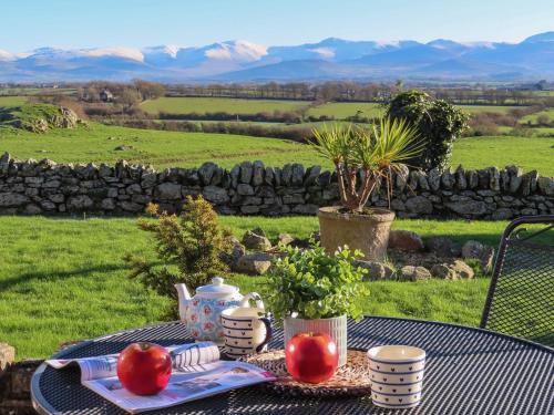 Llangaffo House | Cosy Barn
