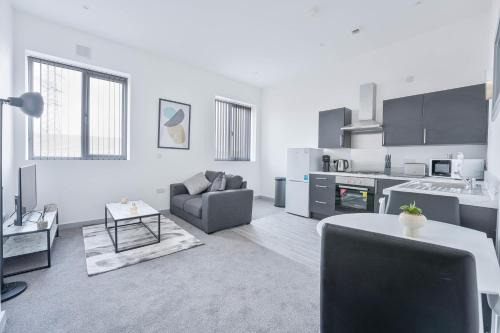 Brierley Hill Apartment | Cosy & Bright 1 Bedroom Budget Apartment in Dudley