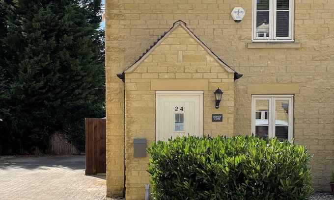 Cheltenham Cottage | Cosy Cotswold's Cottage