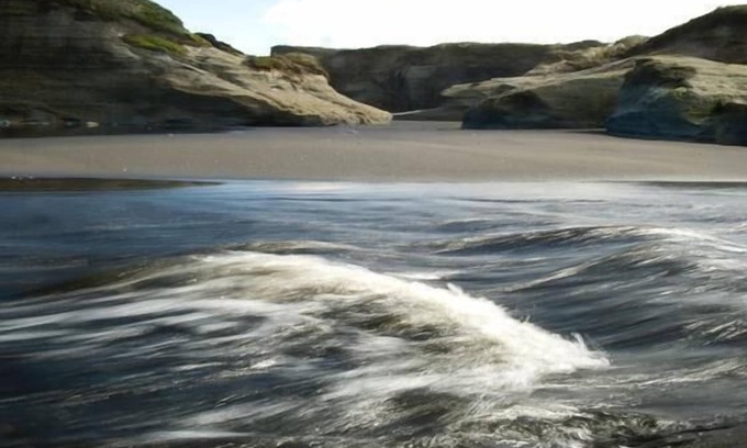 Waverley House | Cosy Cottage by the Sea