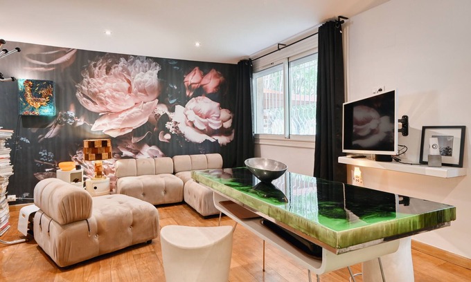 Prado-Perier Apartment | cosy loft 5 minutes from the velodrome stadium and close to the beaches