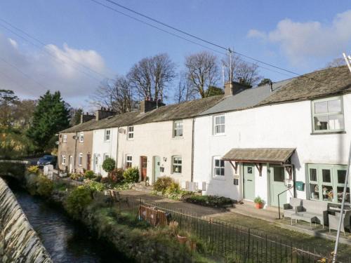 Cark House | Cosy Logs Cottage