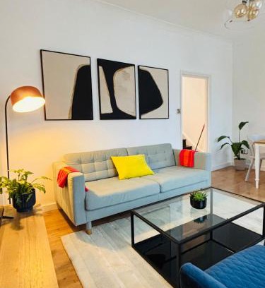 North Acton Apartment | Cosy & Modern