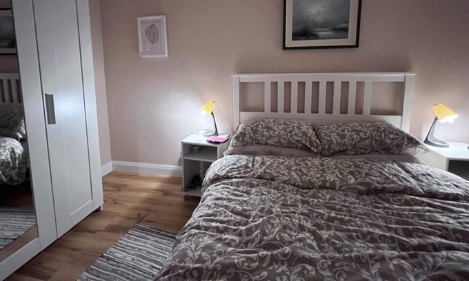 Carnlough Apartment | Cosy one bedroom apartment in Carnlough 4 minute walk to the beach