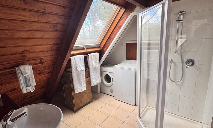 Pakiri House | Cosy private beach house just steps away from the sand. Family and pet-friendly!