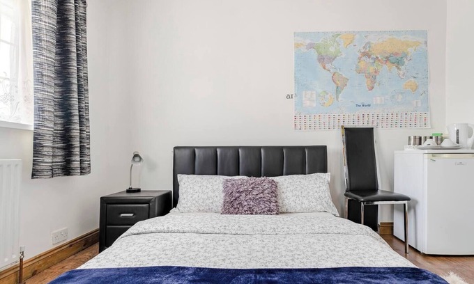 New Addington House | Cosy Private Room in Croydon, London