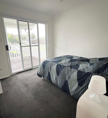 South Wentworthville House | Cosy Queen Room with Balcony Access and Pool - SW6