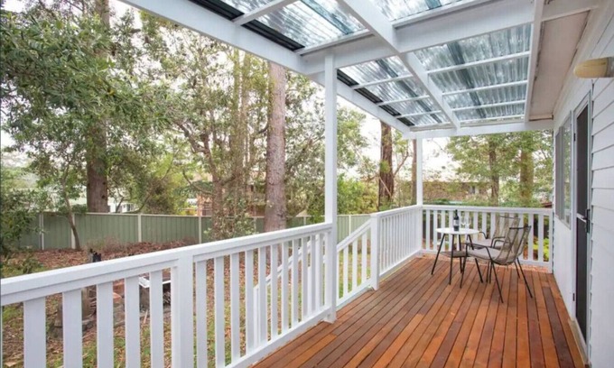 Mollymook Beach House | Cosy retro styled bungalow