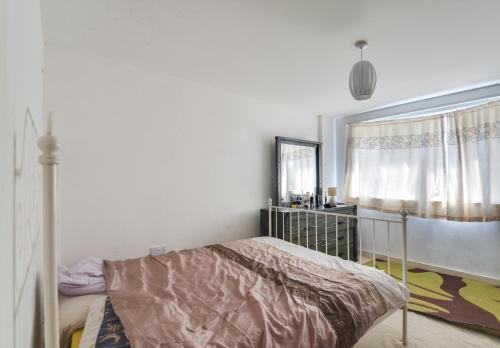 Park Royal Bed & Breakfast | Cosy room near Wembley Stadium