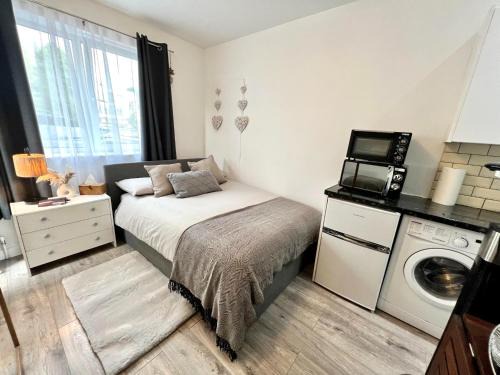 Whitefoot Apartment | Cosy Studio Flat