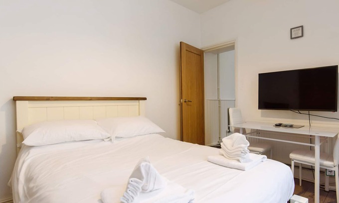 Newport Apartment | Cosy Studio Flat
