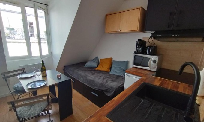 Batignolles Apartment | Cosy Studio village of Batignolles
