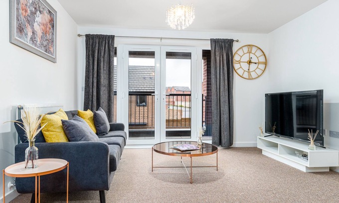 Belluton Apartment | Cosy Two bedroom Apartment with Balcony