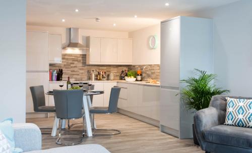 Central Milton Keynes Apartment | Cotels at 7Zero1 Serviced Apartments - Modern Apartments, Superfast Broadband, Free Parking, Centrally Located
