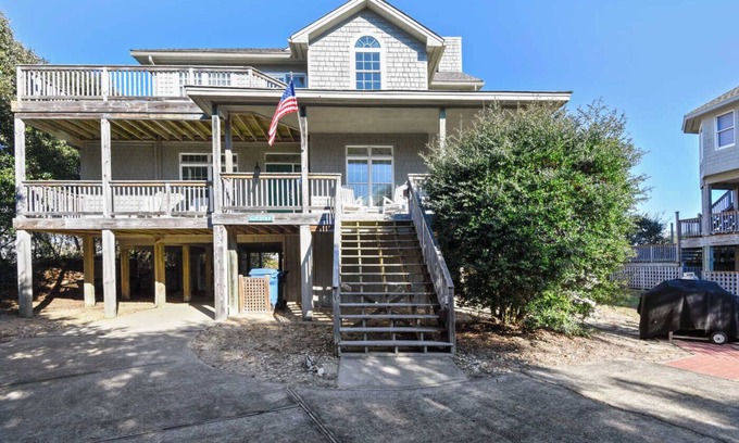 Duck House | Cotsmur, Ships Watch Community in Duck, NC