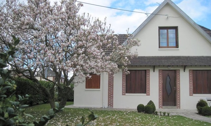 Saint-Nicolas-d'Aliermont House | Cottage 'Le Clos D'aval Le Paulownia' with Private Terrace, Private Garden and Wi-Fi