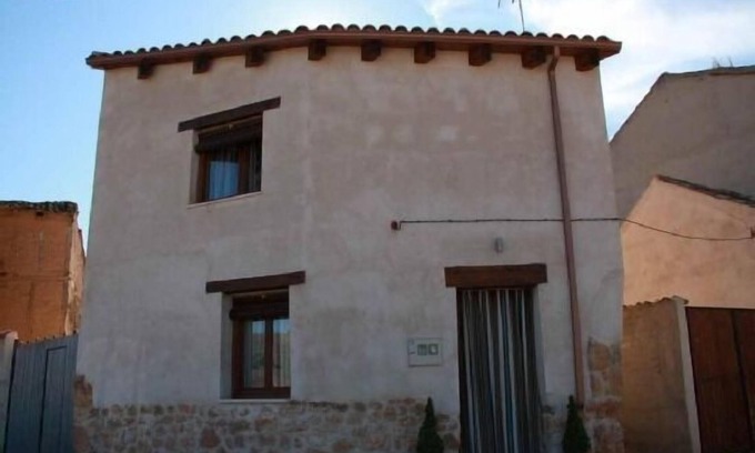 Melida Cottage | Cottage 2 people. Jacuzzi in room and pets are allowed.