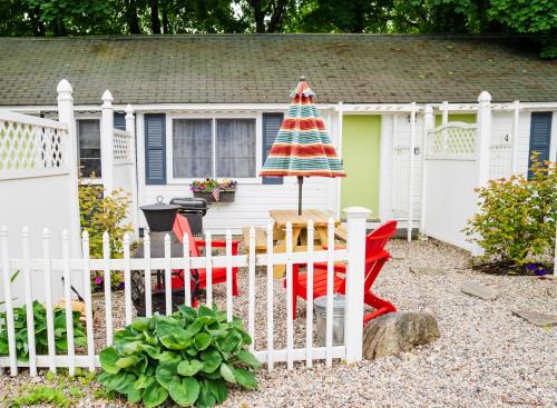 Wolfeboro Apartment | Cottage 3 - Queen and Full Beds Child Loft w 2 Twins Private Bath Kitchenette Pets Allowed Fee applies