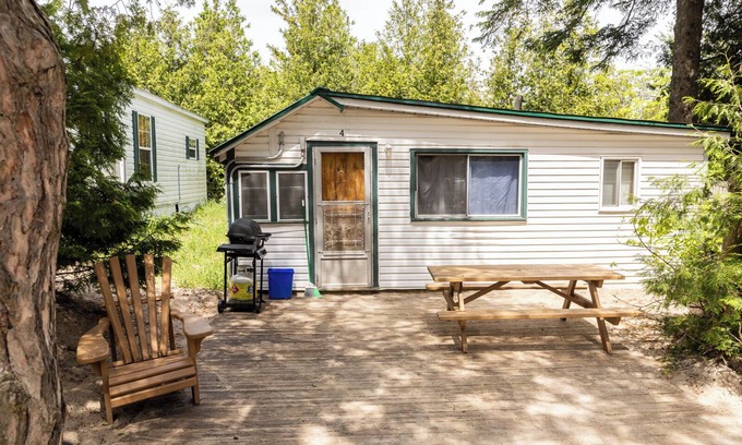 Sauble Beach Cottage | Cottage #4 - Sauble Beach Front