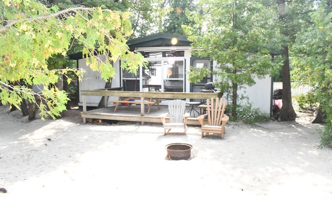 Sauble Beach Cottage | Cottage #6 - Sauble Beach Front