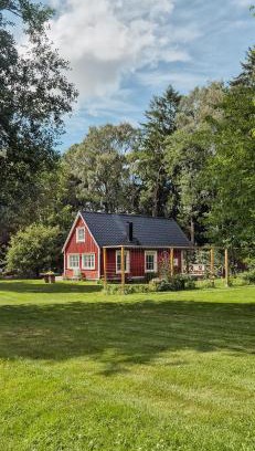 Laholm Municipality House | Cottage By The Stream In Southern Halland
