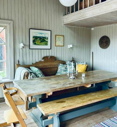 Hjaelteby House | Cottage By The Water In Sundsby Nature Reserve