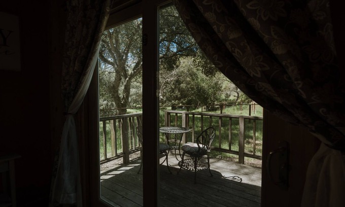 Carmel Valley Cottage | Cottage charm in the Santa Lucia Mountains