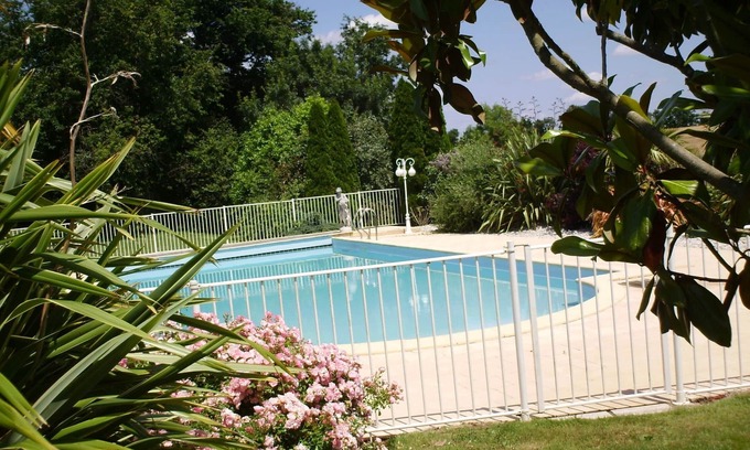 Talmont-Saint-Hilaire House | Cottage in an old farmhouse