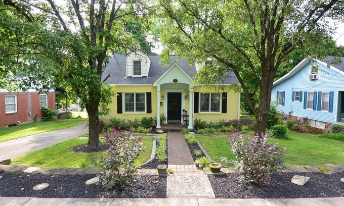 Bardstown House | "Cottage In The Rye" in the Bourbon Capital of the World
