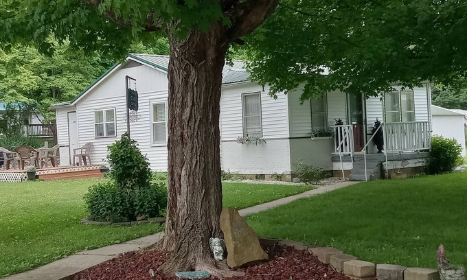 Eckerty Cottage | Cottage located IN Crawford Co. , just min. from Patoka Lake! Near Holiday World