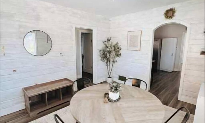 Ucon House | Cottage Retreat - 30+ Day Stays Welcome!