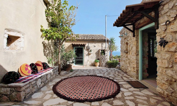 Korithi Cottage | Cottage 'Sira Stonehouse Ll' with Sea View, Wi-Fi and Air Conditioning
