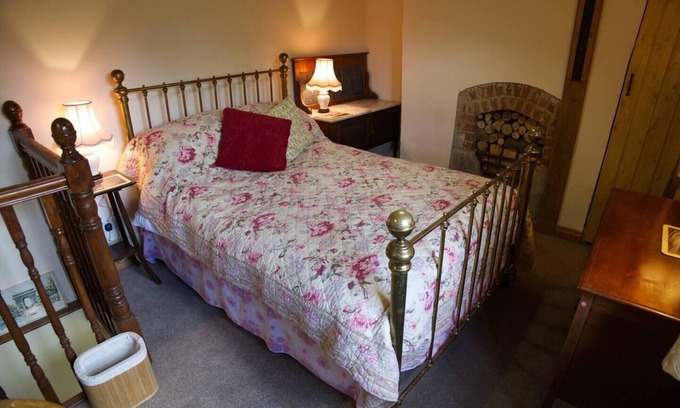 Crawcrook Cottage | Cottage - Sleeps 2 - Garden - Parking