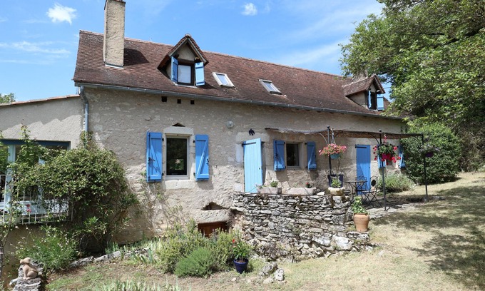 Montbrun Cottage | Cottage with pool - panoramic views over the Lot Valley with WiFi