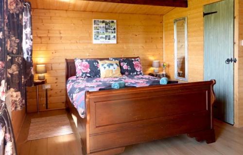 Ashwick Other | Country Bumpkin - Romantic Couples stay in Oakhill Cabin