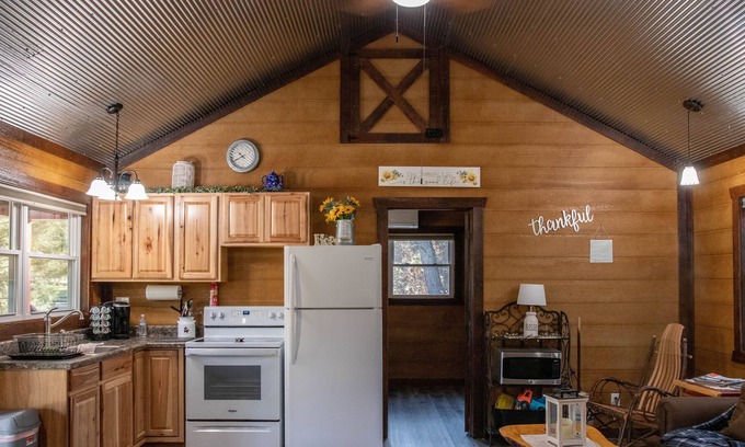 Peebles House | Country Cabin | 3 Bed, 1 Bath