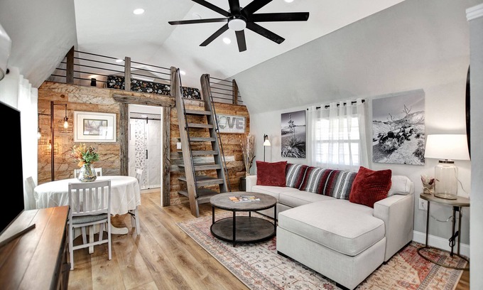 Willis Cabin | Country cabin with rustic charm and modern comforts