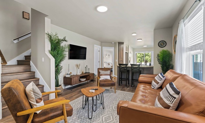 Heppner House | Country Charm with a modern touch, 3 bd/2 bath