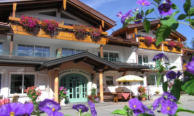 Unterjoch House | Country house studio "Dorfblick" - Landhotel Berghof