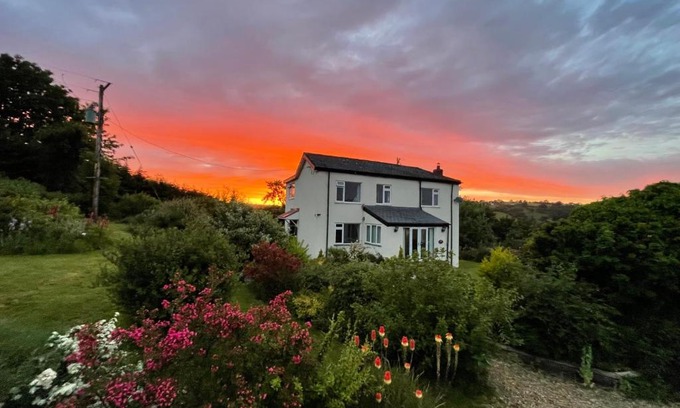 Llanwyddelan House | Country Home with Gardens