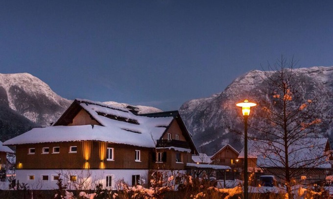 Obertraun Cottage | Country house on the lake Comfortable holiday residence