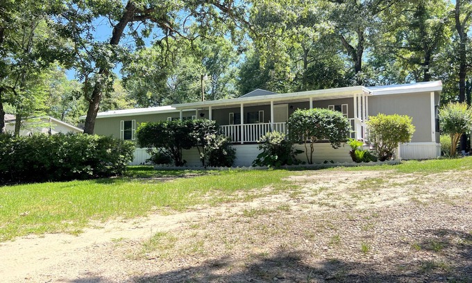 Magnolia House | Country style - Entire home in Magnolia with pool